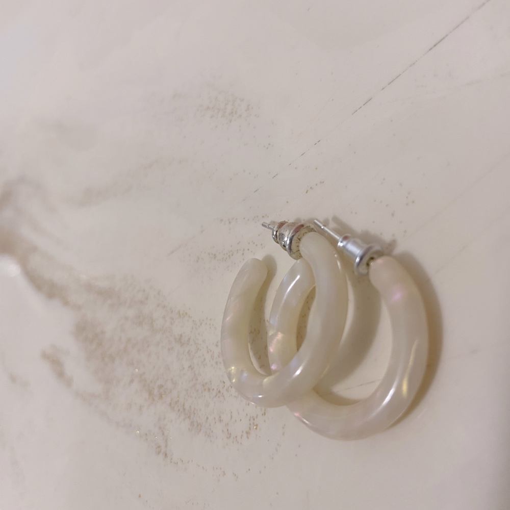 Pearly earrings